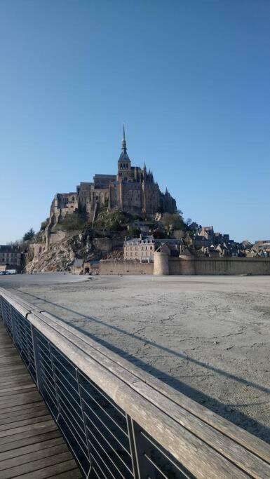 Maison Familiale A 10 Min Du Mont Saint Michel Pontorson Exterior photo